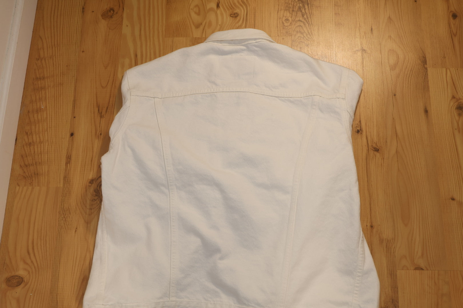Levi's White Jeans Jacket (Large)